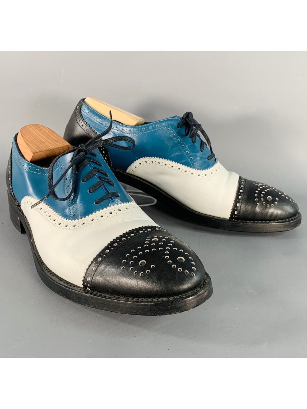 ROBERT CLERGERIE 9 Black White Blue Leather Perforated Spectator Lace-Up Shoes